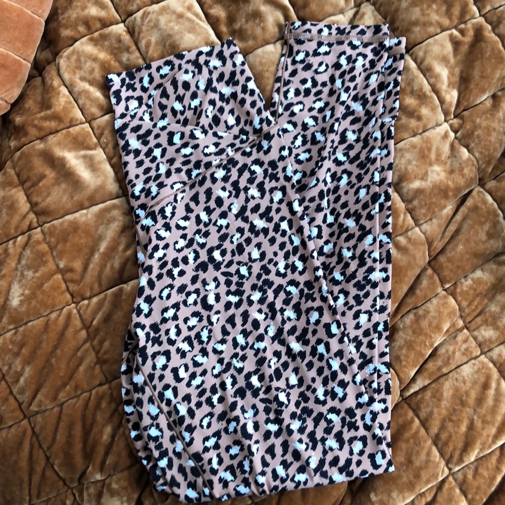 NWT Aerie OFFLINE Crossover Leggings Leopard